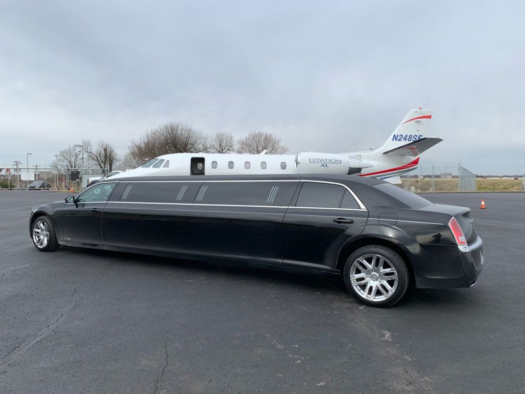 10 Passenger Chrysler 300