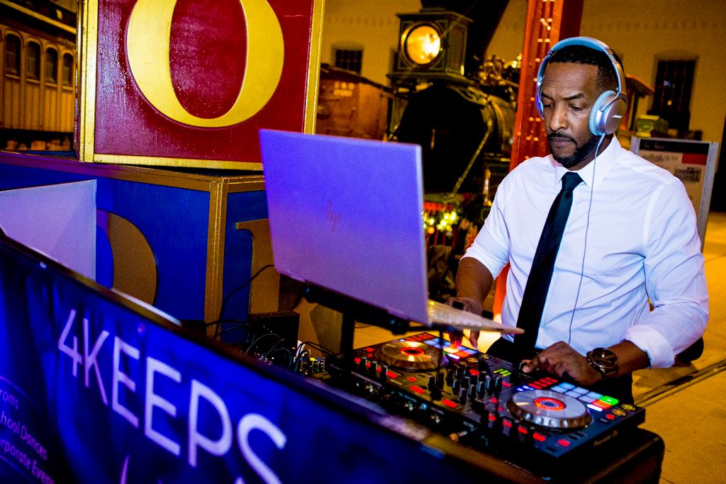 Provided uplighting and DJ service at the B&O muse