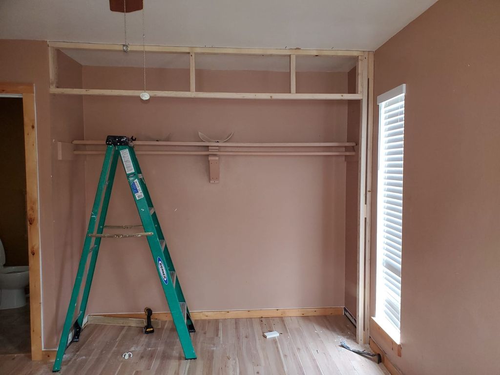 Closet enclosure - Before