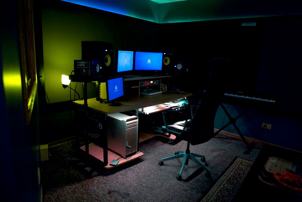 ROOM "B"