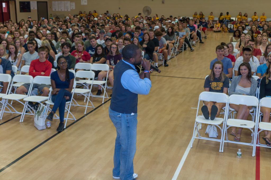 Odell speaking in front of 800 people in New York.
