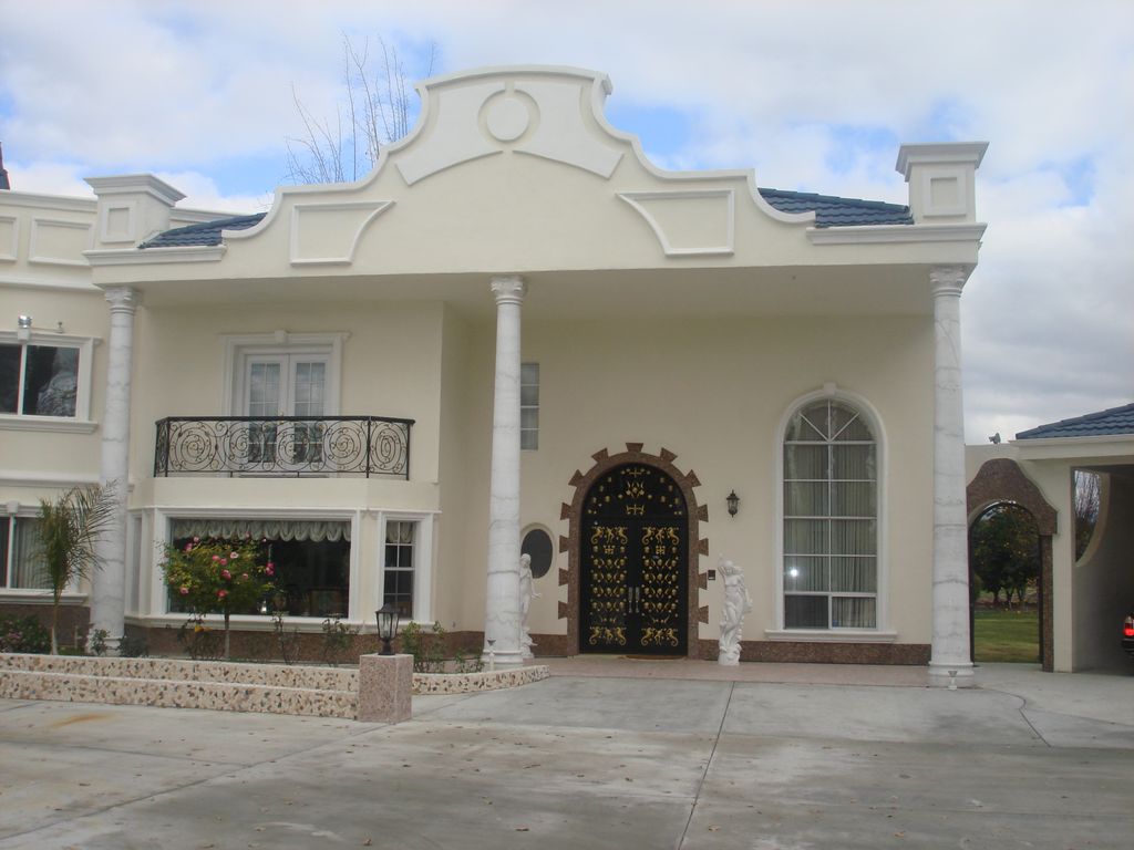 13,000 SQ. FT. PALACE pic 3