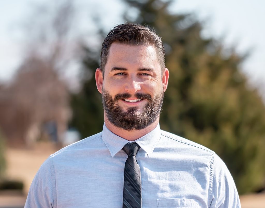 Kyle Homen, Paralegal