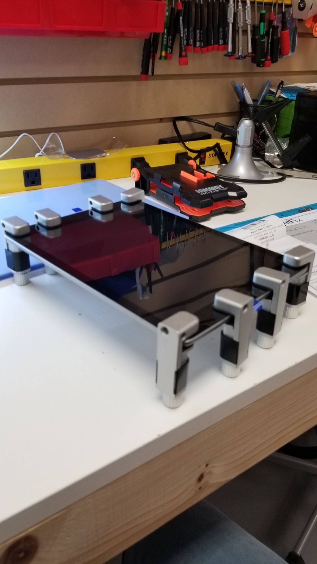 iPad Screen Replacement in Vise