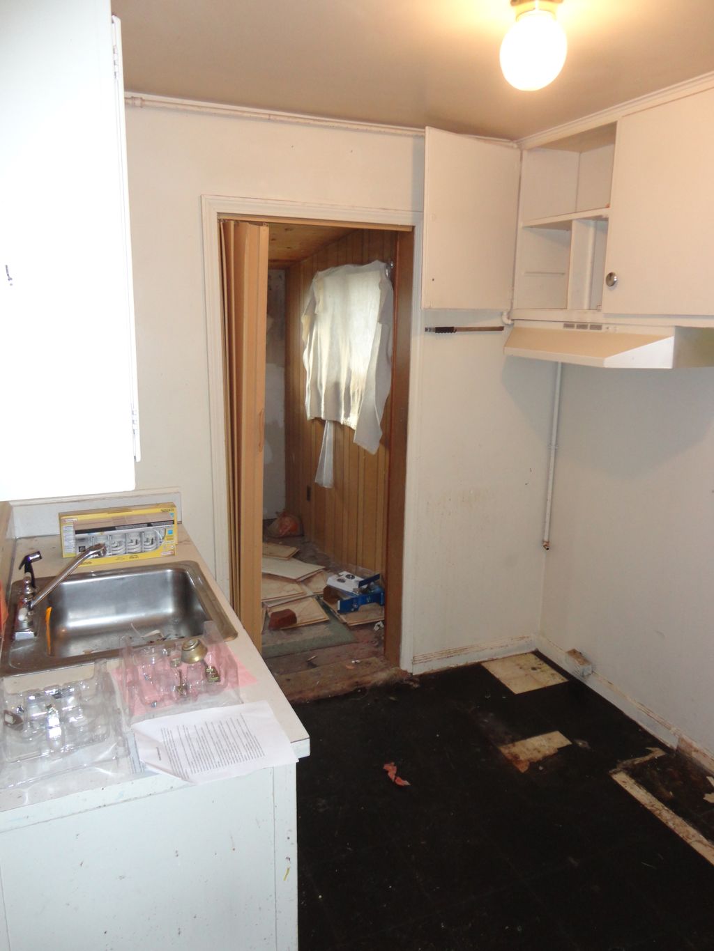 Kitchen before remodel (A)