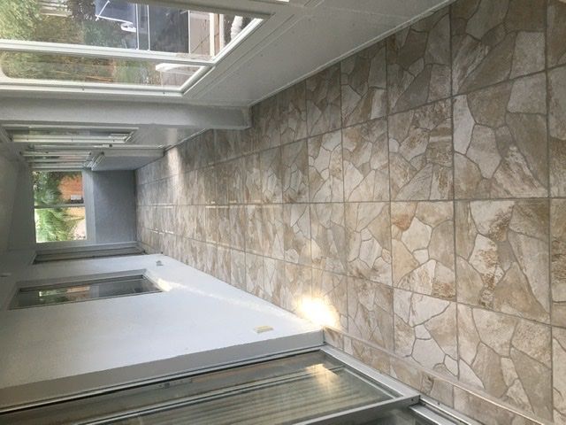 Regis did an outstanding job with tiling our Flori