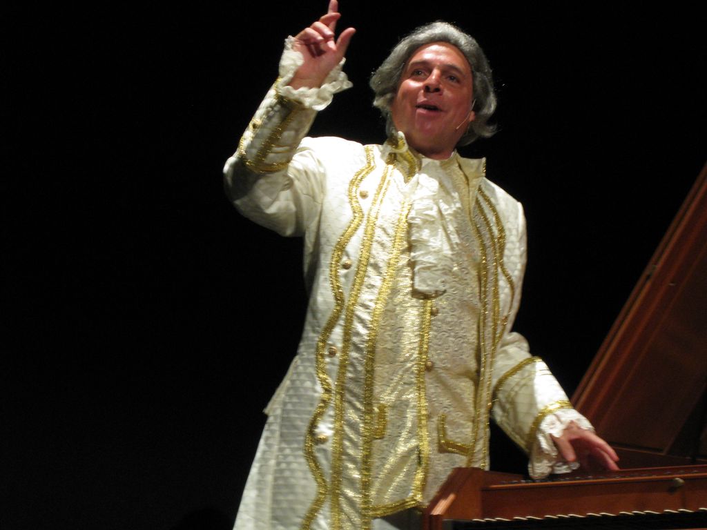 Bob Estrin plays Mozart