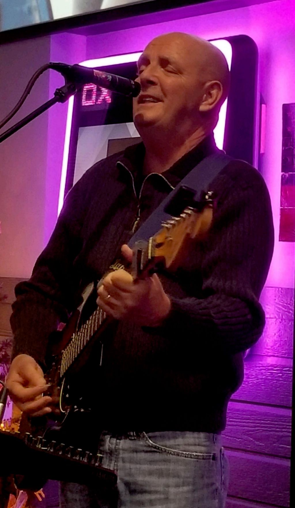 Live Performance @ Merle's in South Kansas City