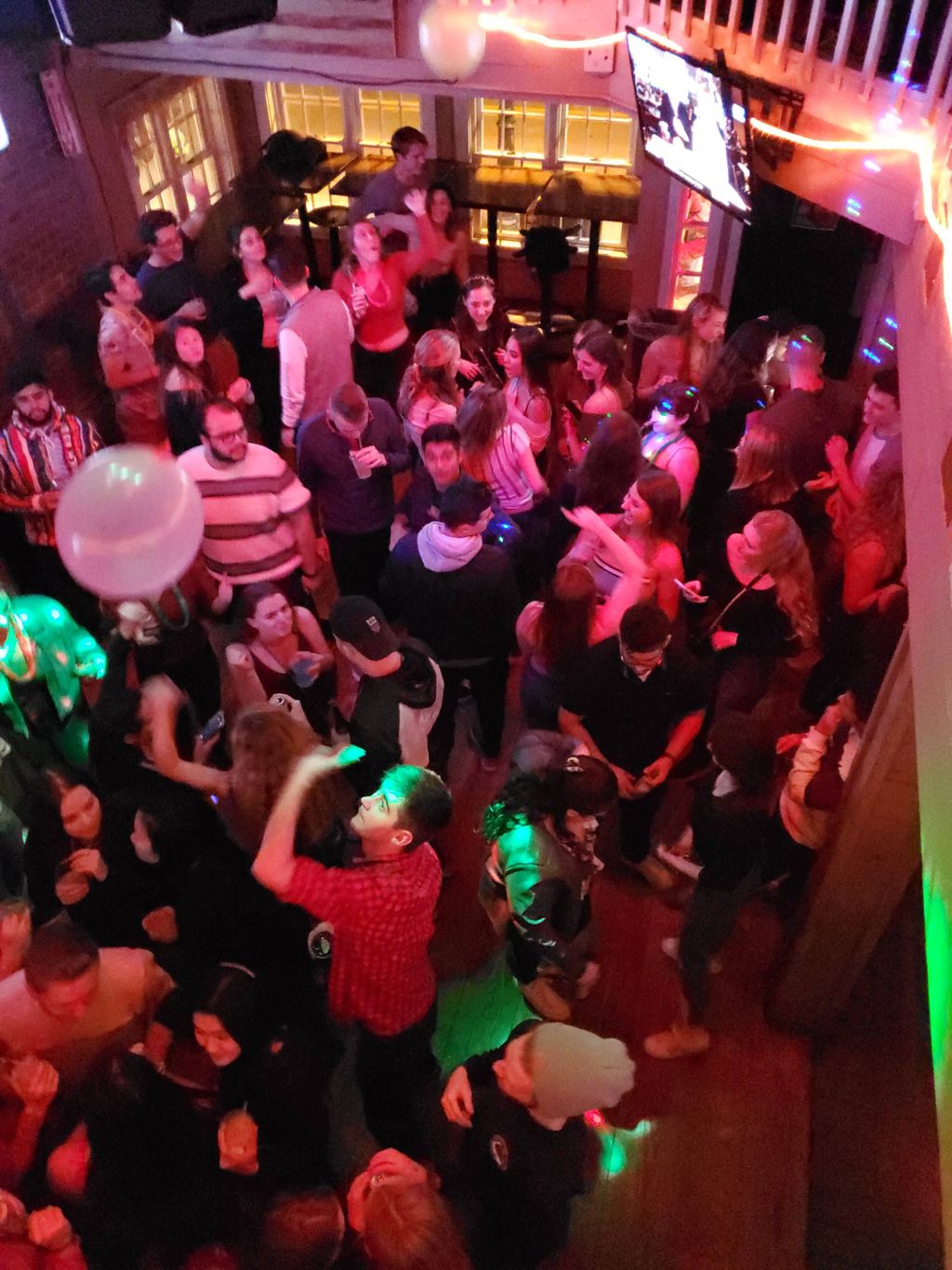 always keep the crowd dancing!