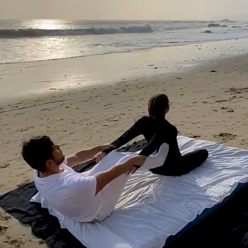 Jose - Performing Zen Thai Massage stretch 
