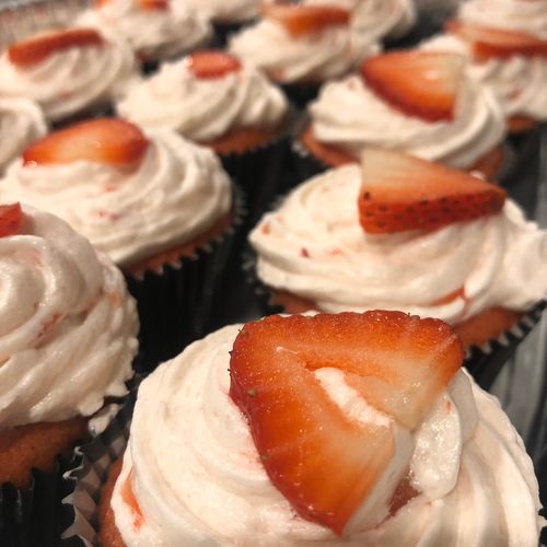 Strawberry cupcakes with strawberry cream cheese f