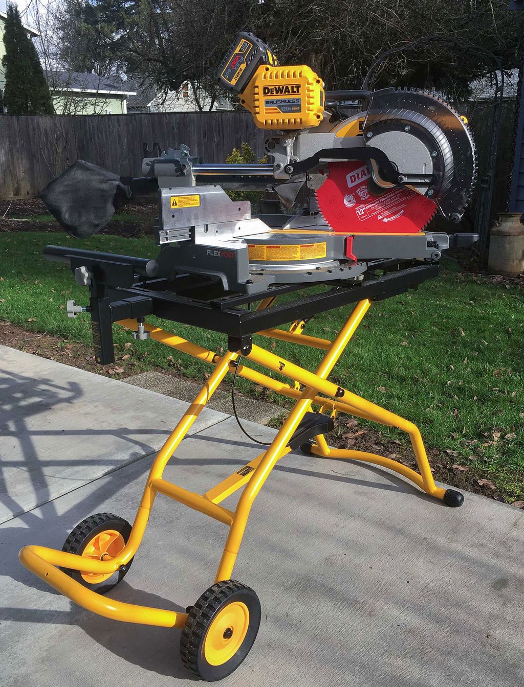 Best miter saw ever bar none period.