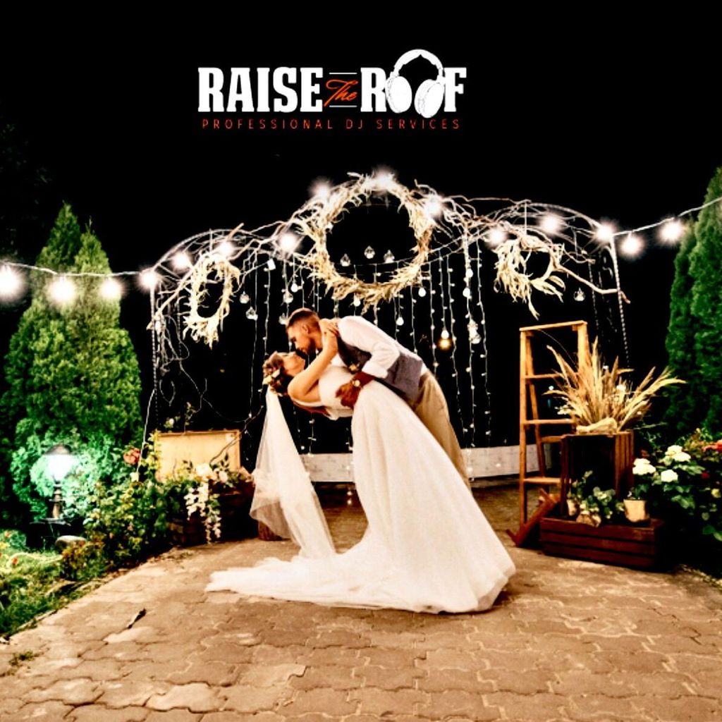 Raise The Roof Pro DJ, Karaoke & Photobooth Co.