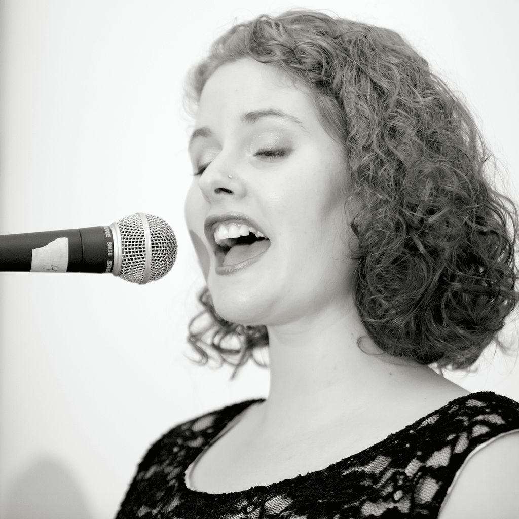 Rebecca Pethes - Event Singer (Wedding/Memorial)
