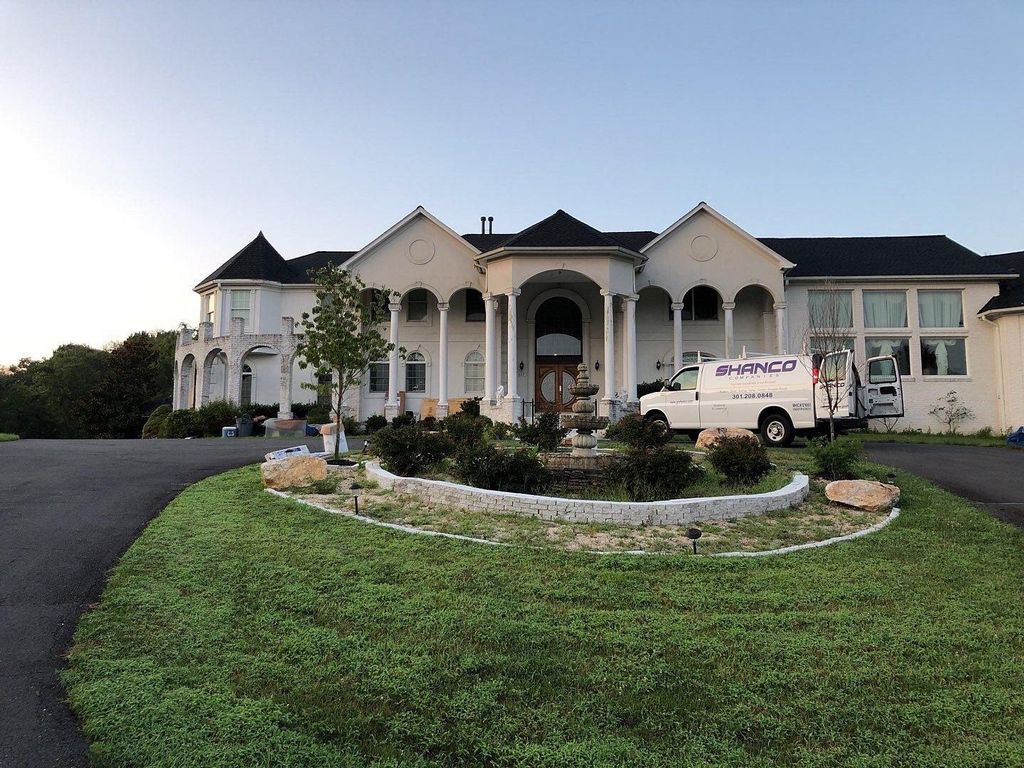 Large Home in Great Falls, Roof Fully approved thr