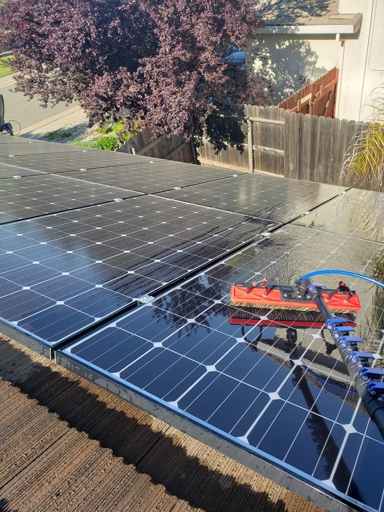 Solar Panel Cleaning 