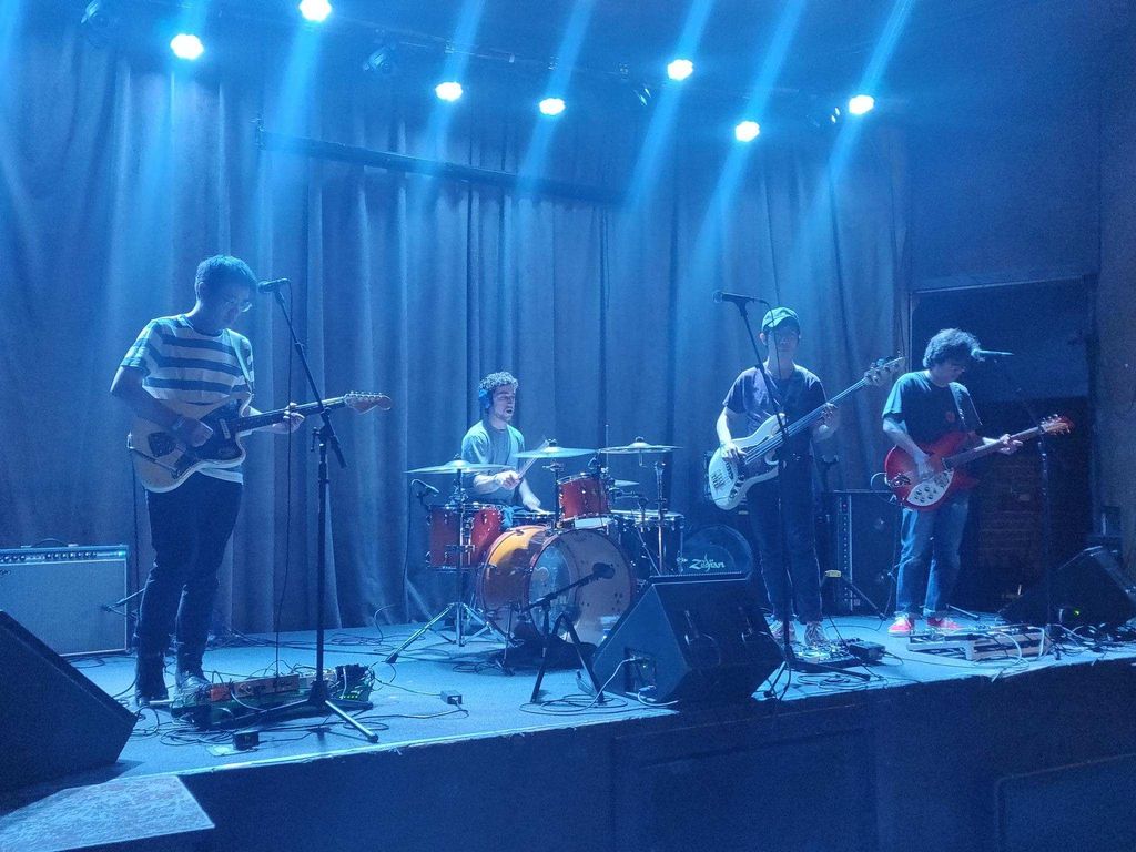 Sound check with Mayari