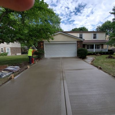 When Should You Sealcoat Or Repave Your Asphalt Driveway Naperville Paving And Sealcoating