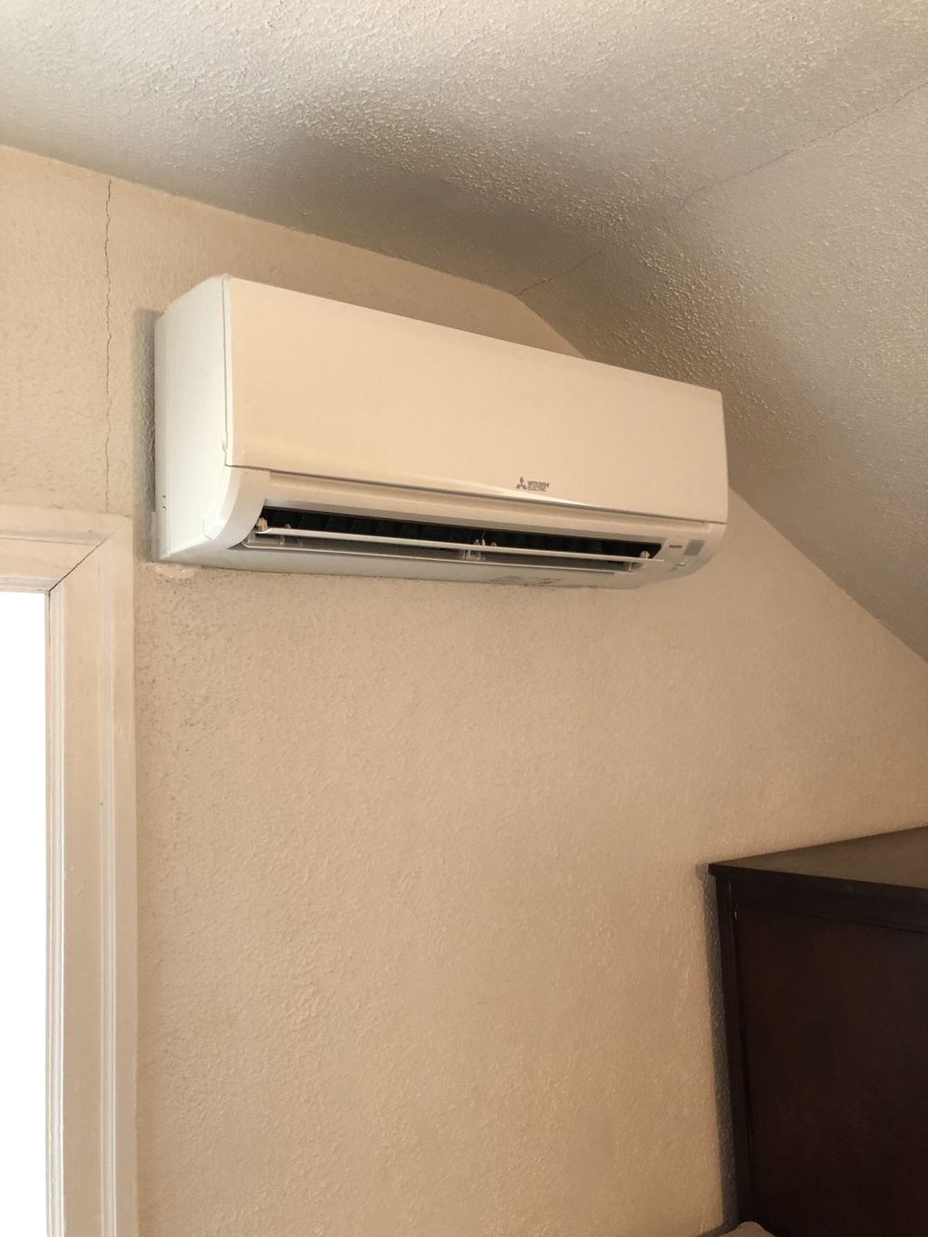 Mitsubishi Electric AC Unit