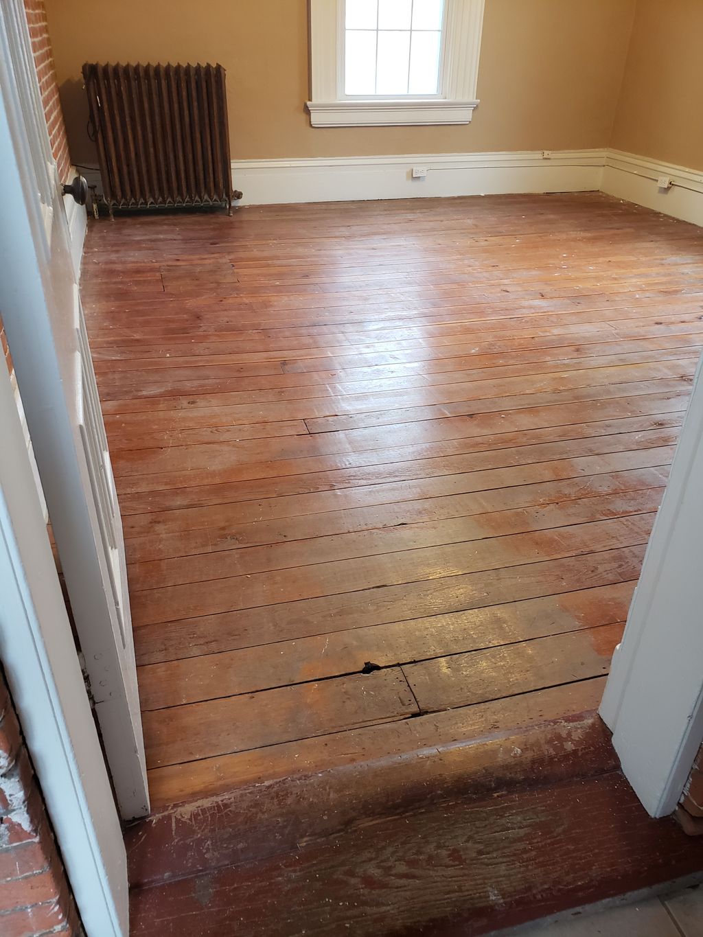 Hardwood Floor Refinishing