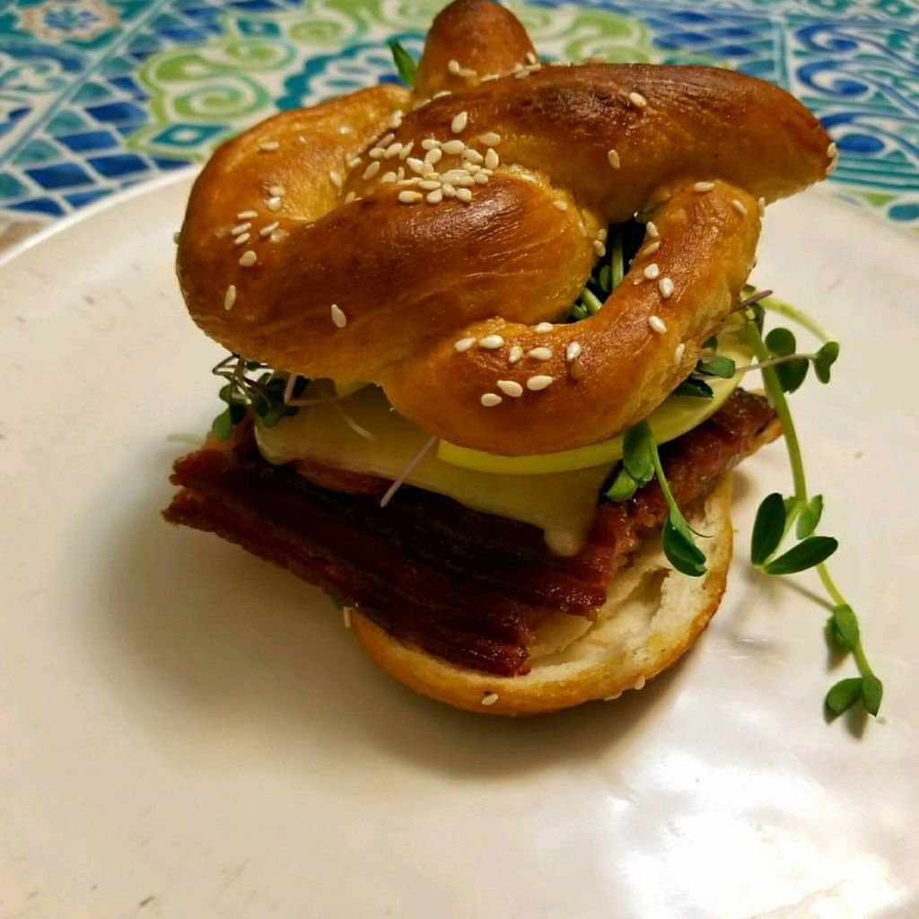 Vermonter Pretzel sandwich, bacon, cheddar, maple 