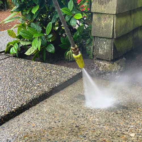 Dirty vs. pressure washed aggregate. 