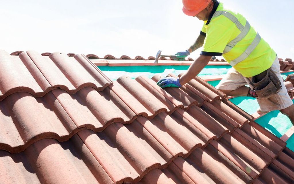 How much does a roof replacement cost?
