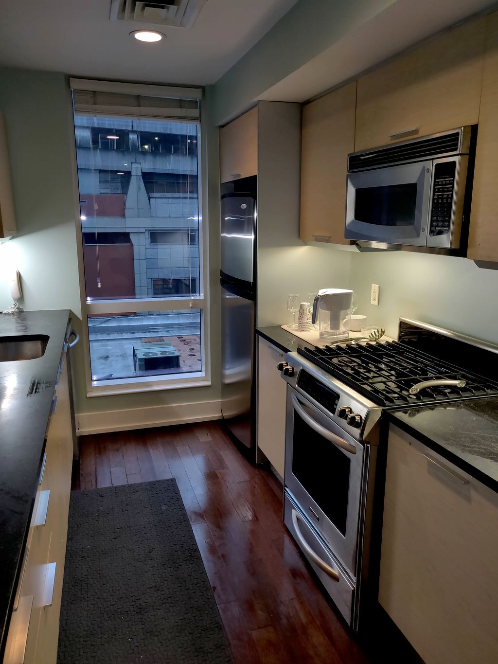 Spotless Manhattan 2 bedroom kitchen