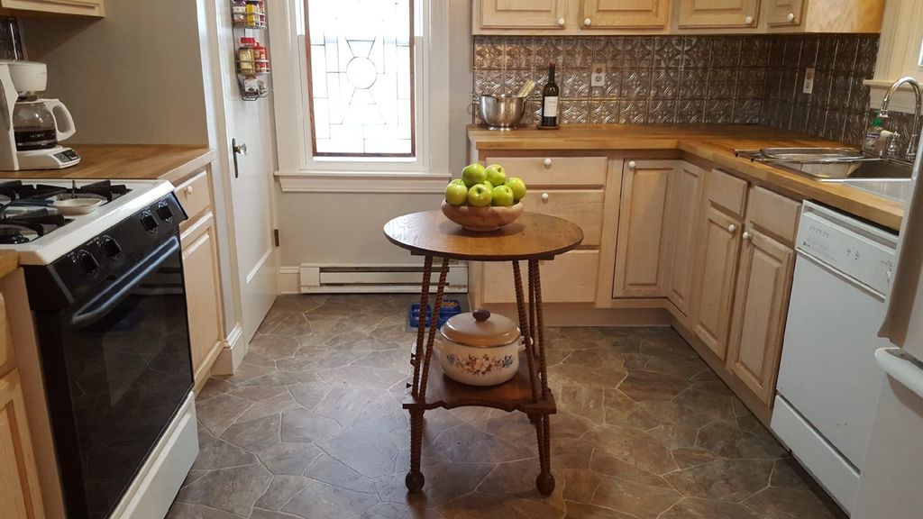 Kitchen Remodel - installed new flooring, backspla