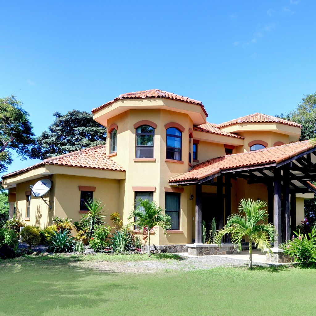 Costa Rican Estates - Altos Los Robles