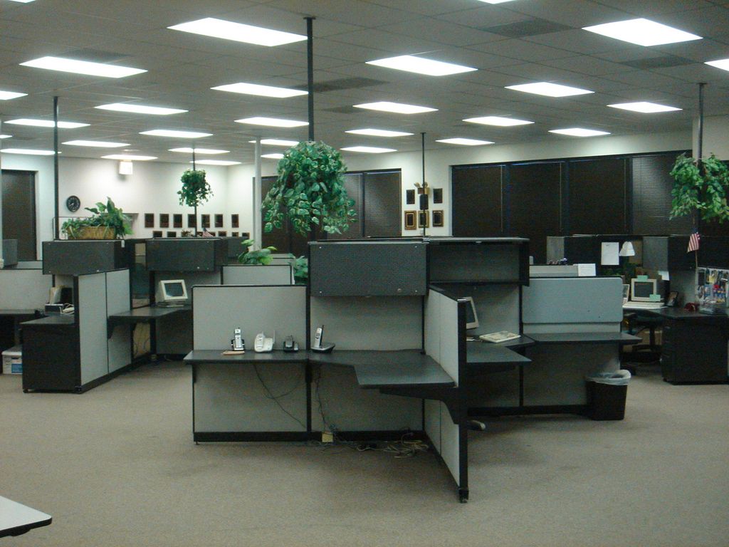 Interior bull pen space