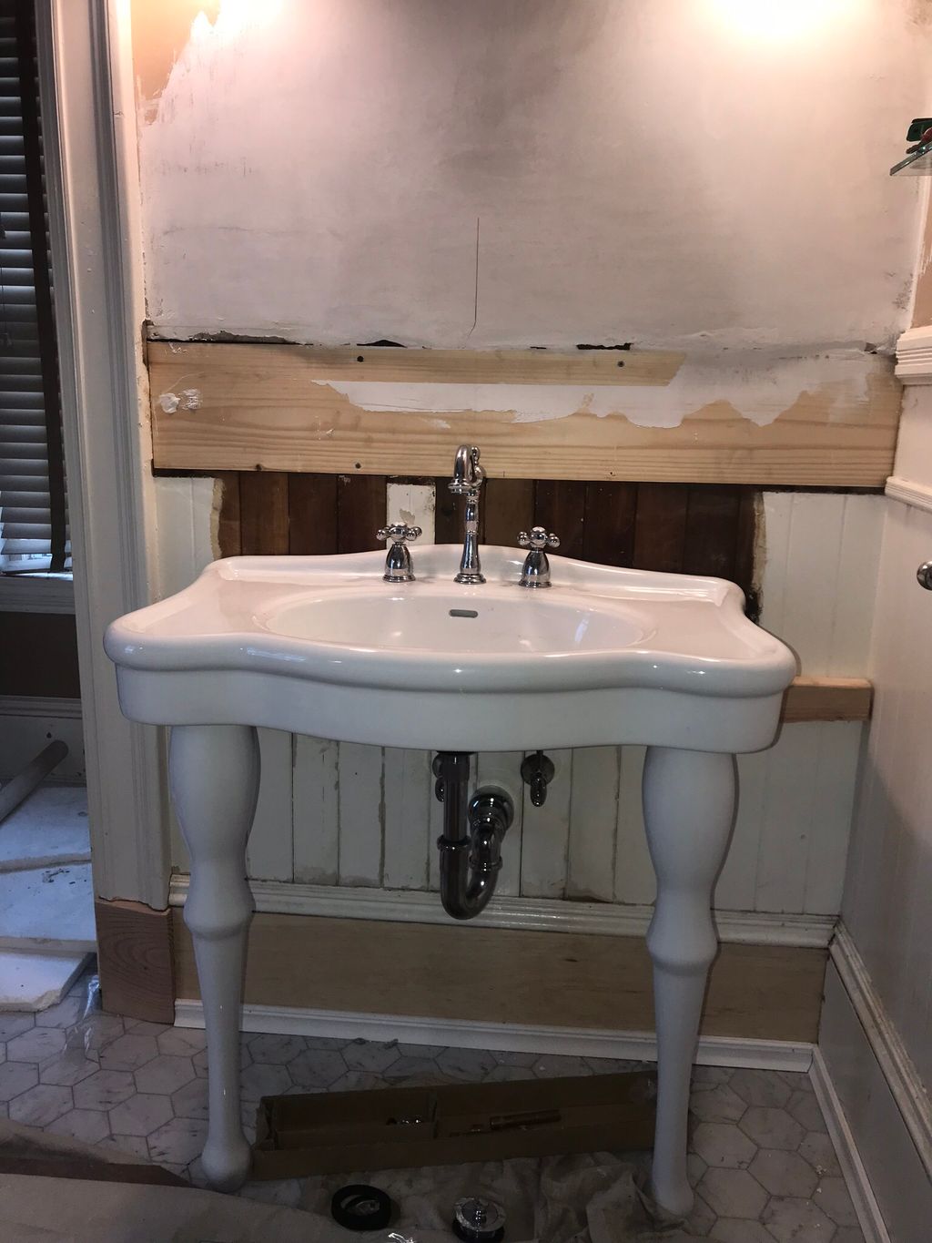 Retro style wash hand basin. 