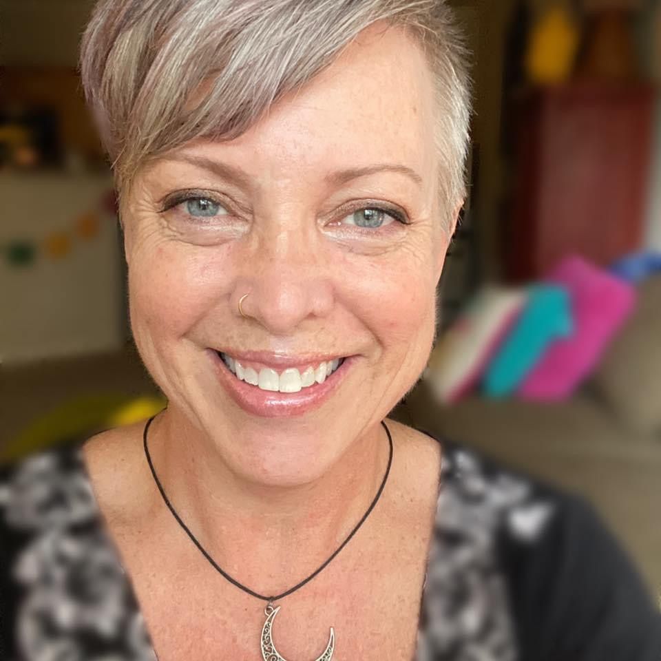 Luna Waverly • Reiki Master • Chakra Balancing