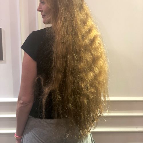 Frau mit den längsten haaren