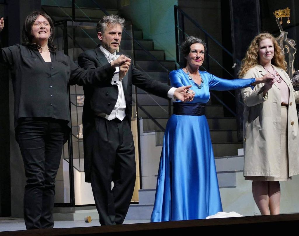 Curtain call bows after the gala performance of El