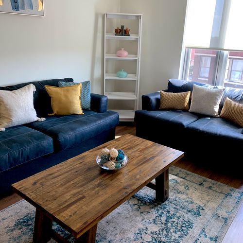 Beautiful downtown apartment cleaned with fluffing