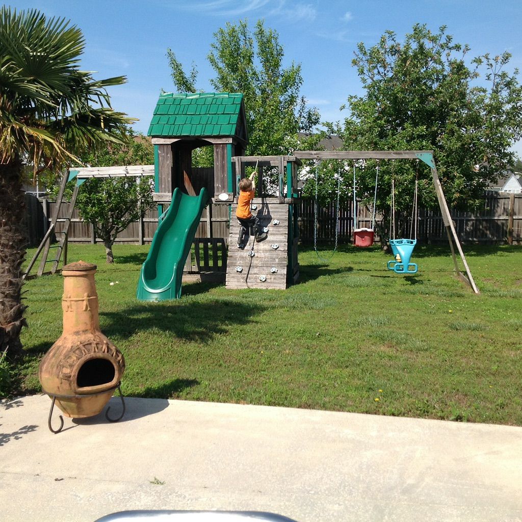 light demo and junk removal job