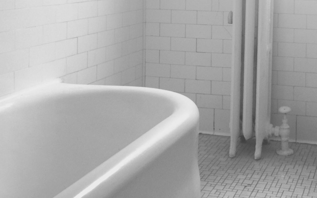 Toilet repair troubleshooting tips.