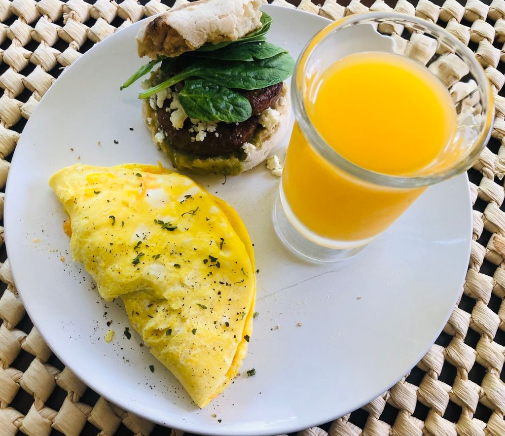 Breakfast for two (2): Sausage, hummus, avocado an