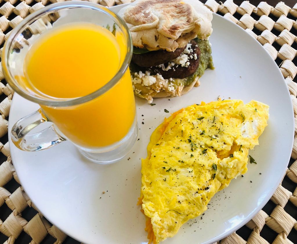 Breakfast for two (2): Sausage, hummus, avocado an