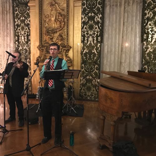 I saw Austin Burns perform at Marble House in Newp