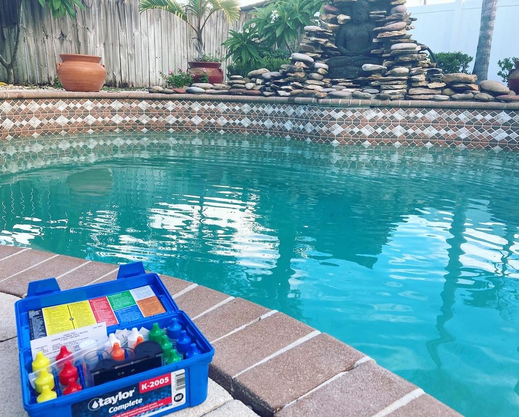 Bay Reef Pools llc.