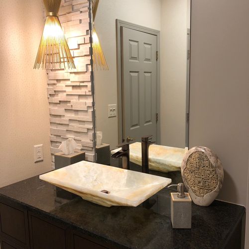 Powder room with organic materials