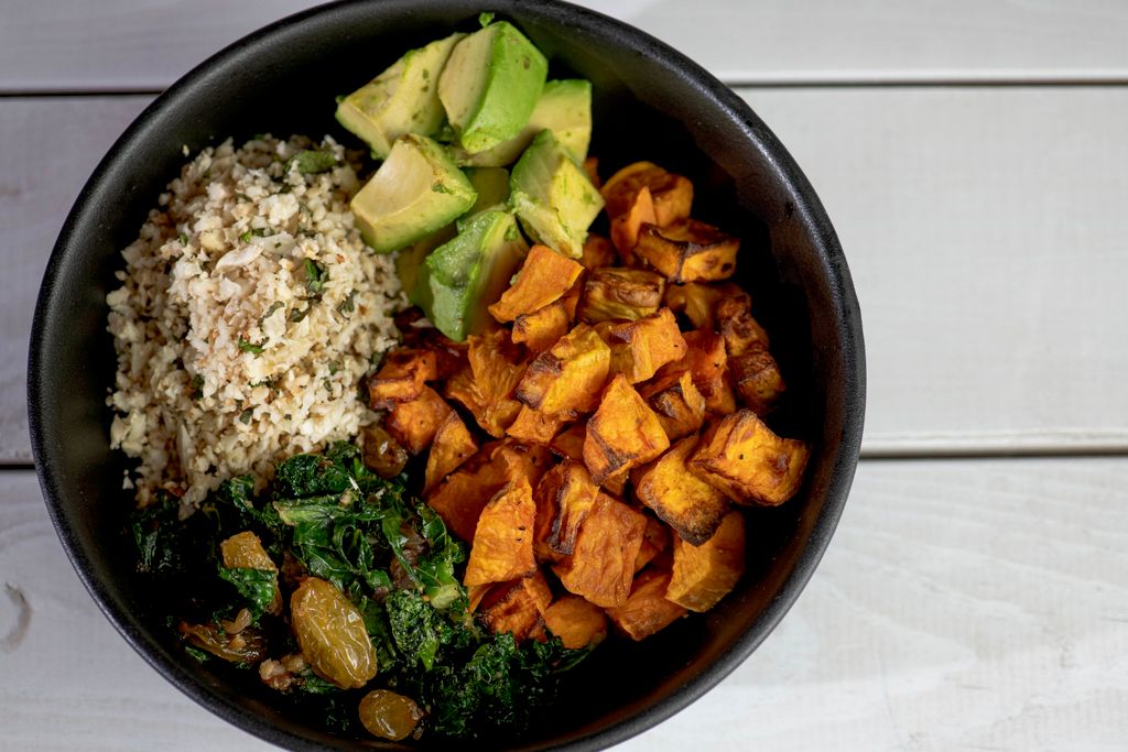 MODERN BOWL sweet potatoes, cauliflower, avocado, 
