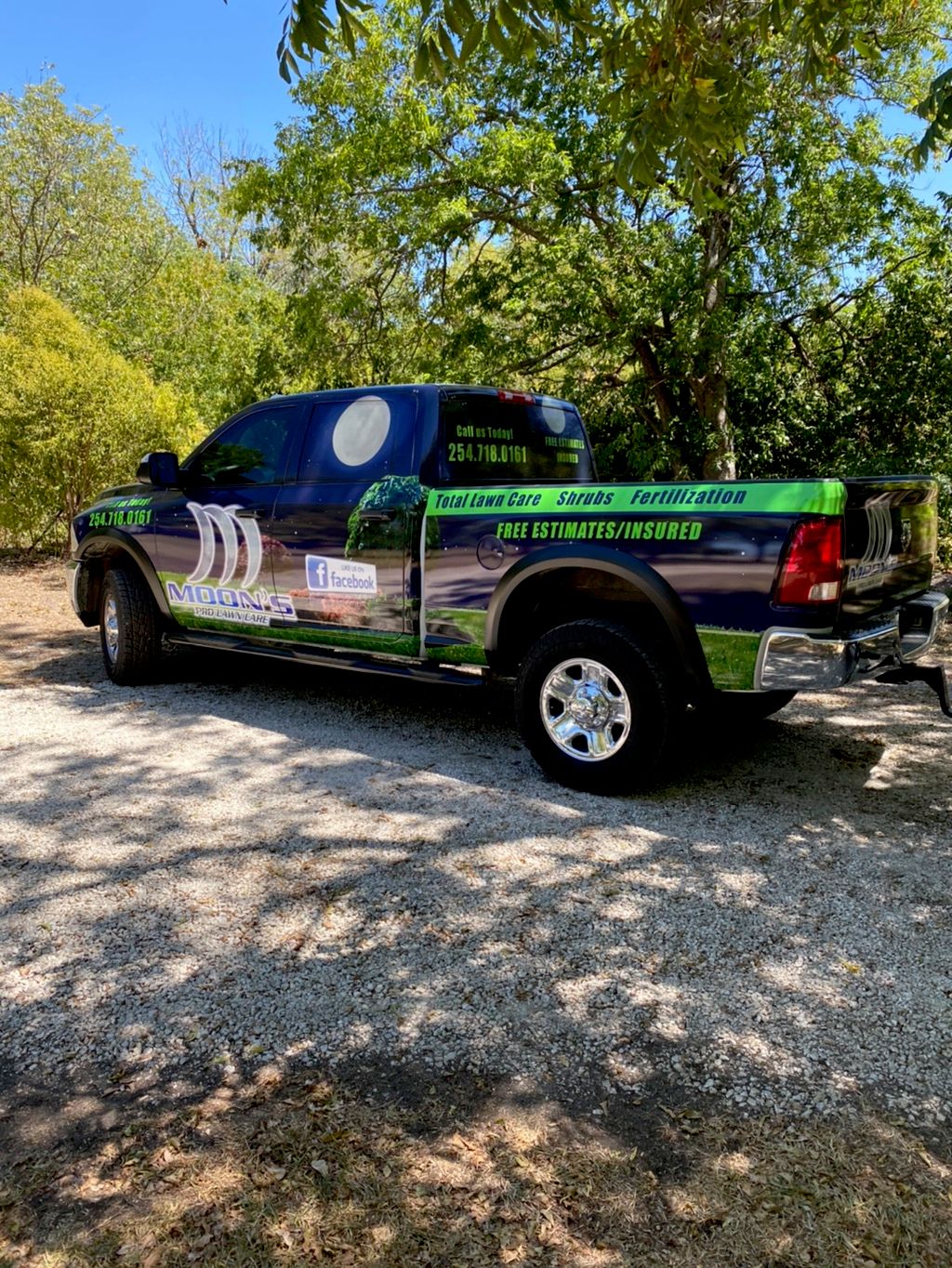 Moons pro lawn care