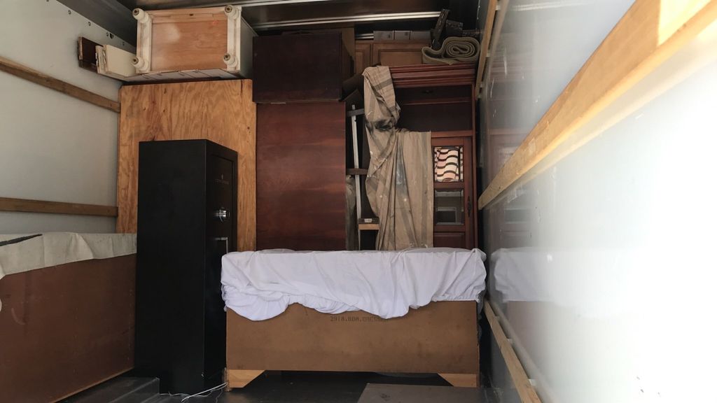 a highly skilled packing demonstration. we use eve