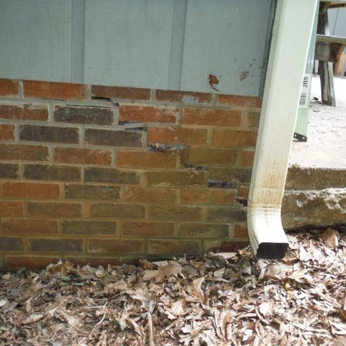 Stair Step Crack in Foundation