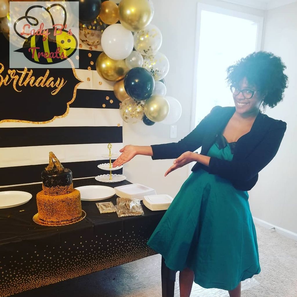 Black and gold, black and gold 😏👑🎂