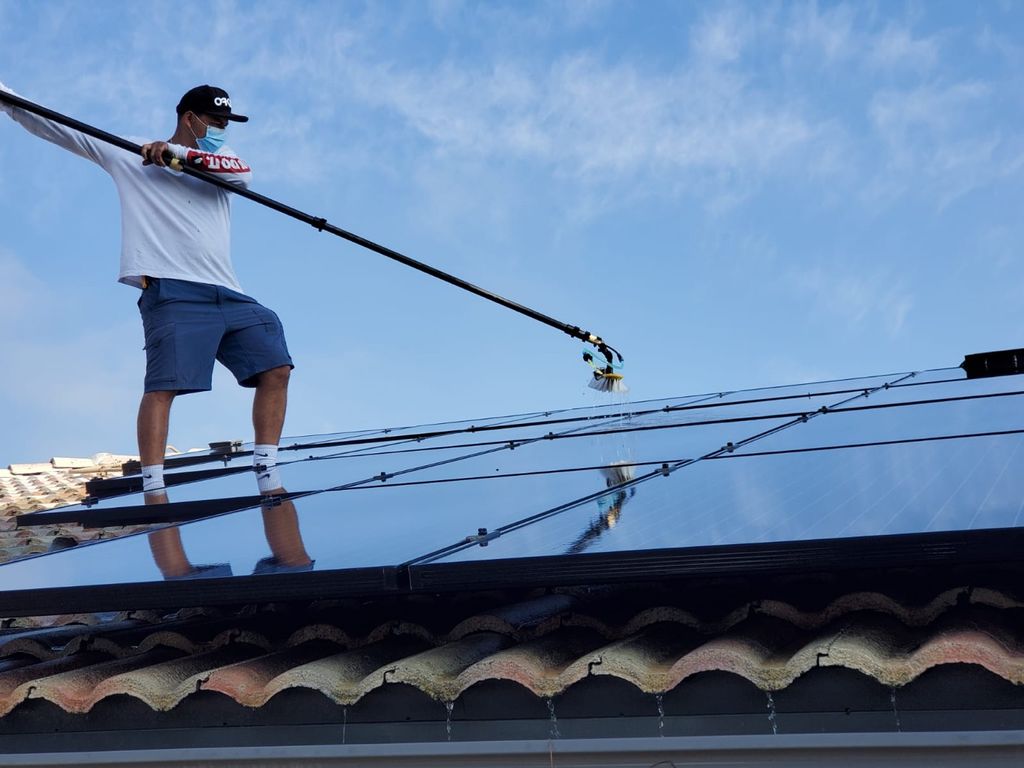 López  Solar Panel Cleaning