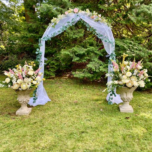 Micro Wedding and Arch rental